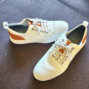 Johnston & Murphy Amherst, Size 10, White Knit Shoes